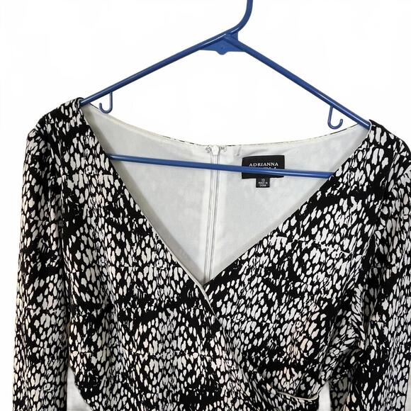 Adrianna Papell Black and White Wrap Dress 3/4 Sleeve Size 10 - Picture 2 of 6